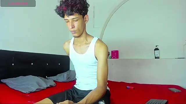 kaiborman00 online show from 04/04/26, 03:16