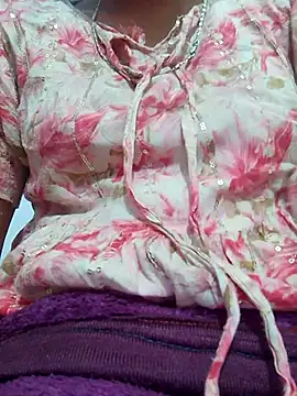 isha sharma2002 online show from 11/26/25, 03:18