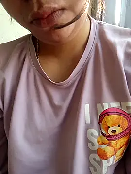 isha sharma2002 online show from 12/02/25, 04:07