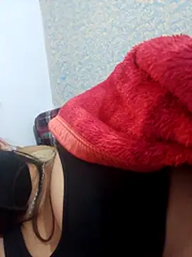 isha sharma2002 online show from 12/17/25, 02:17