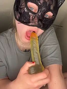 secretcouple 00 online show from 04/20/26, 11:39