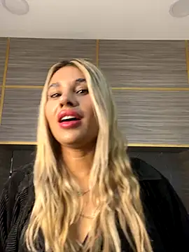 Snapshot of Amber-Blake chatting on 11/21/25, 03:22 Amber-Blake online show from 11/21/25, 03:22