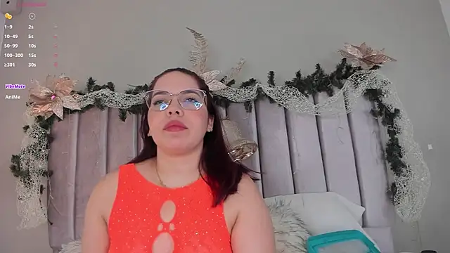 Snapshot of AnnaNoval_10 chatting on 11/22/25, 12:26 AnnaNoval 10 online show from 11/22/25, 12:26