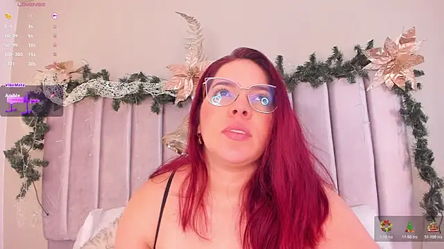 Snapshot of AnnaNoval_10 chatting on 12/04/25, 12:58 AnnaNoval 10 online show from 12/04/25, 12:58