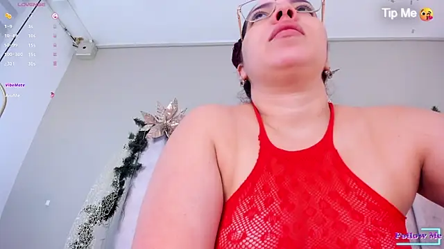 Snapshot of AnnaNoval_10 chatting on 12/20/25, 12:45 AnnaNoval 10 online show from 12/20/25, 12:45