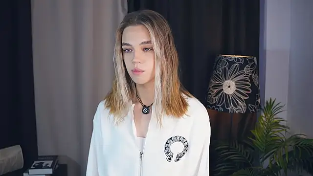 Snapshot of UteKolic chatting on 11/16/25, 08:20 UteKolic online show from 11/16/25, 08:20