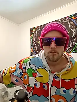 Snapshot of Arlo_King chatting on 11/15/25, 08:11 Arlo King online show from 11/15/25, 08:11