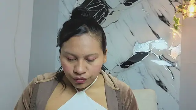 Hanna Goldenst online show from 11/24/25, 07:13