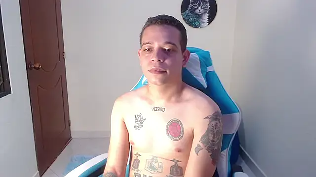 Snapshot of harry_contreras28 chatting on 11/16/25, 10:15 harry contreras28 online show from 11/16/25, 10:15