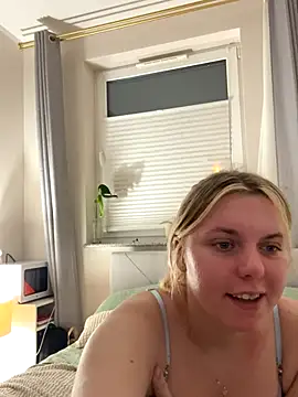 Snapshot of Nallinee chatting on 11/30/25, 07:40 Nallinee online show from 11/30/25, 07:40