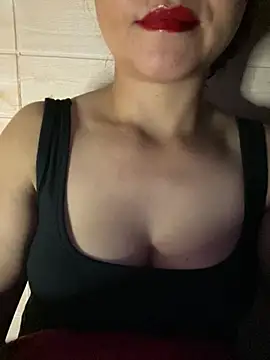 Snapshot of Diana-sexyy chatting on 06/29/26, 02:28 Diana-sexyy online show from 06/29/26, 02:28
