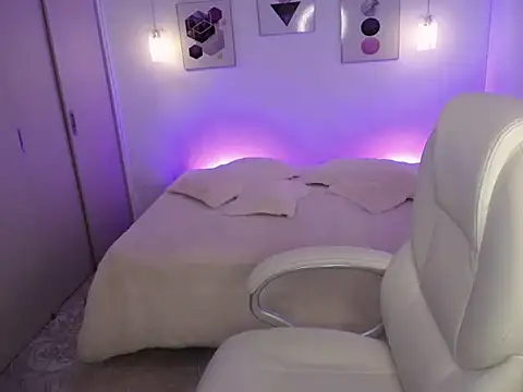 selene rouse  online show from 12/02/25, 10:27