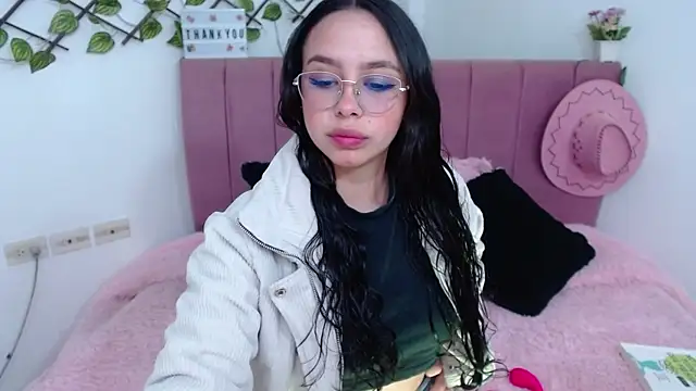 amaris ferrer online show from 01/07/26, 04:15