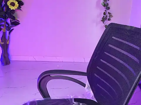 Saira Hotty online show from 03/11/26, 04:51