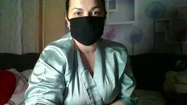 Snapshot of honey_sweet_couple chatting on 11/13/25, 05:01 honey sweet couple online show from 11/13/25, 05:01