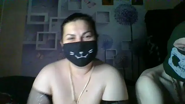 Snapshot of honey_sweet_couple chatting on 11/20/25, 05:34 honey sweet couple online show from 11/20/25, 05:34