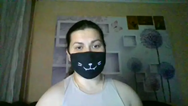 Snapshot of honey_sweet_couple chatting on 11/22/25, 07:13 honey sweet couple online show from 11/22/25, 07:13