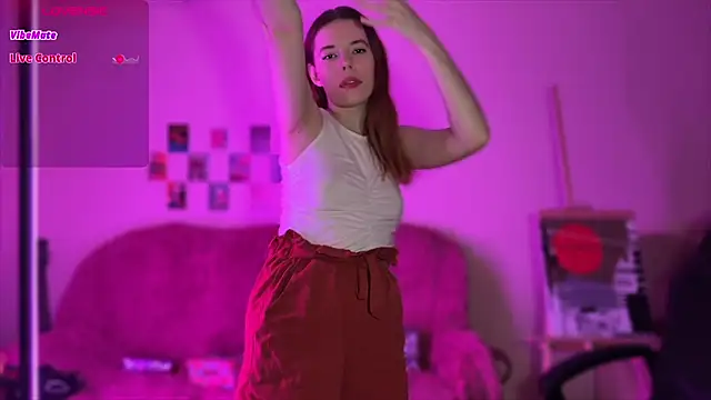 Snapshot of Margie_Dorene chatting on 12/04/25, 09:34 Margie Dorene online show from 12/04/25, 09:34