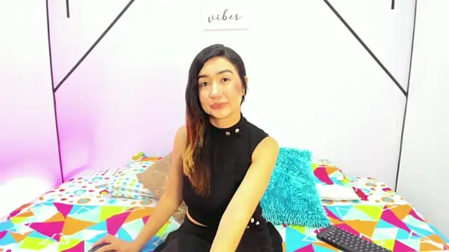 VictoriaRouge  online show from 11/19/25, 01:00