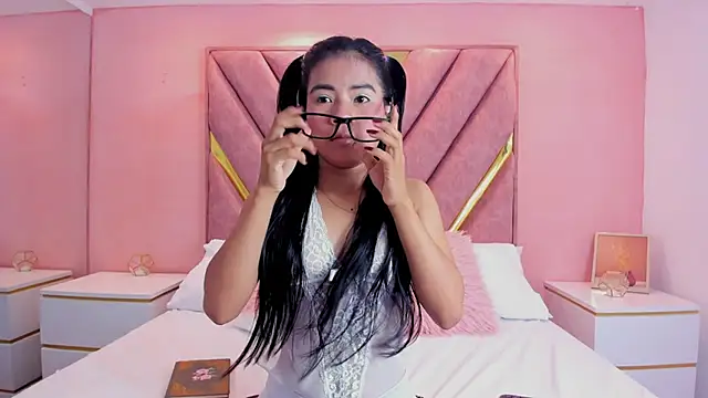 roxyflame  online show from 11/21/25, 11:42