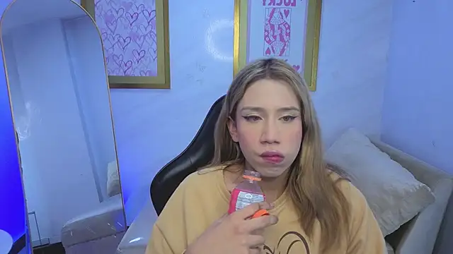 Evy Luxx v online show from 04/08/26, 03:28