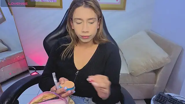 Evy Luxx v online show from 05/07/26, 03:45