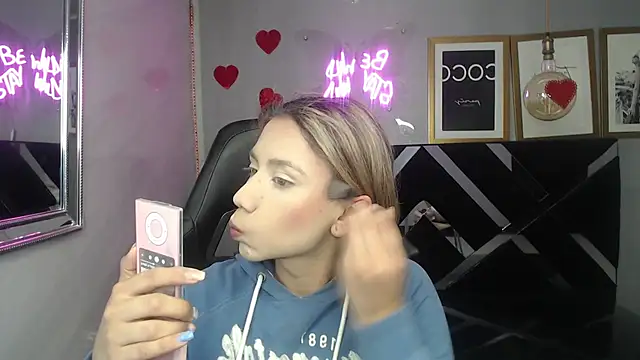 Evy Luxx v online show from 05/23/26, 01:15