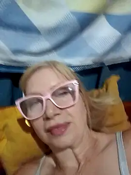 SexyMilf1211 online show from 02/05/26, 04:22