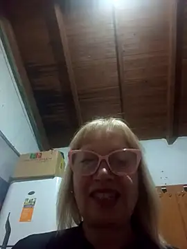 SexyMilf1211 online show from 05/05/26, 12:18