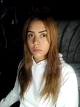 Snapshot of Allisongray-- chatting on 11/14/25, 09:19 Allisongray-- online show from 11/14/25, 09:19