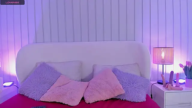 catalinaruiz  online show from 03/08/26, 05:50