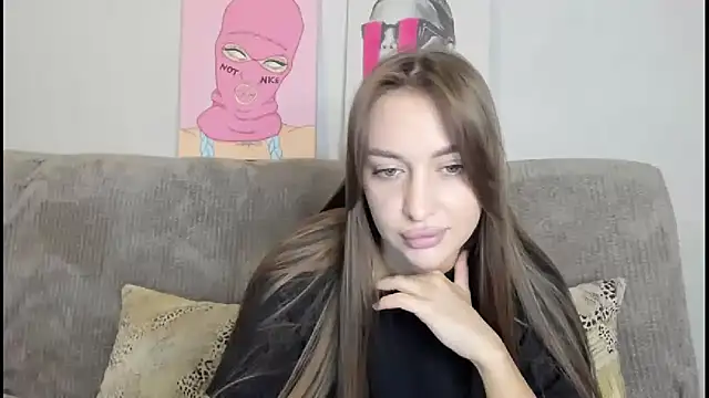 Snapshot of Playna chatting on 11/16/25, 01:44 Playna online show from 11/16/25, 01:44