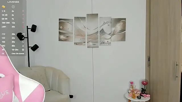 haileyflorez  online show from 06/23/26, 01:53