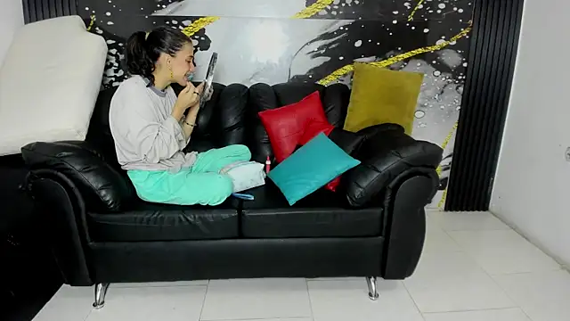 Reallyhotsexx333 online show from 01/13/26, 01:11