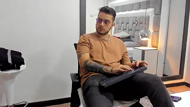 Ethan Greys online show from 11/22/25, 03:38