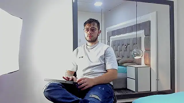 Ethan Greys online show from 11/27/25, 04:03