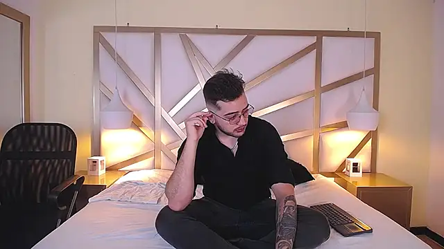 Ethan Greys online show from 12/03/25, 04:09