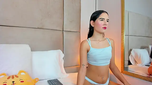 Snapshot of angelaG1 chatting on 06/26/26, 04:06 angelaG1 online show from 06/26/26, 04:06