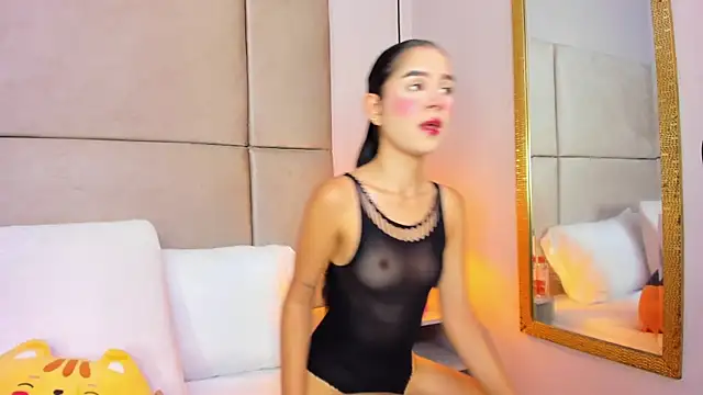 Snapshot of angelaG1 chatting on 07/10/26, 04:39 angelaG1 online show from 07/10/26, 04:39