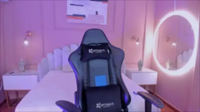 Snapshot of valery_sofia05 chatting on 11/14/25, 02:32 valery sofia05 online show from 11/14/25, 02:32