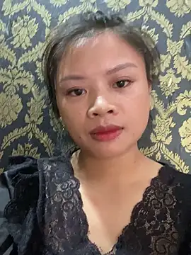 Snapshot of sara-xx chatting on 11/14/25, 03:16 sara-xx online show from 11/14/25, 03:16