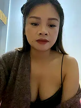 Snapshot of sara-xx chatting on 12/05/25, 03:26 sara-xx online show from 12/05/25, 03:26