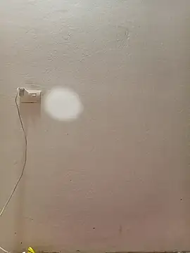 Snapshot of sara-xx chatting on 12/15/25, 02:16 sara-xx online show from 12/15/25, 02:16