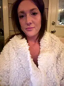 Snapshot of Ayybaebay chatting on 01/18/26, 03:21 Ayybaebay online show from 01/18/26, 03:21