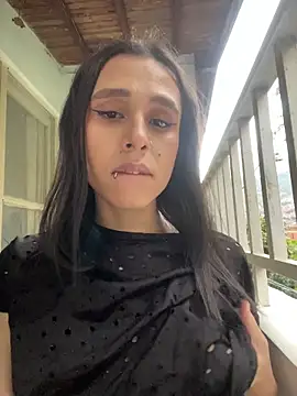 Isabella Hillss online show from 11/18/25, 09:08