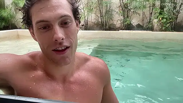 alex islivee online show from 06/01/26, 10:33