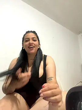 niina fox  online show from 11/20/25, 06:46