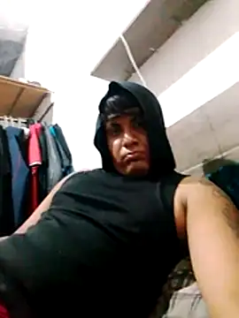 LogaBlade online show from 04/19/26, 04:56