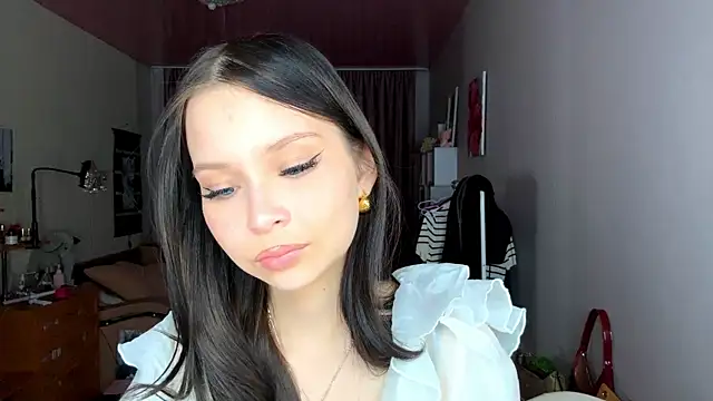 EmmaJonse online show from 11/18/25, 12:31