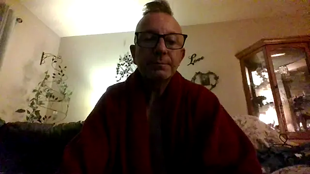 Snapshot of longsmooth4u chatting on 05/19/26, 11:05 longsmooth4u online show from 05/19/26, 11:05
